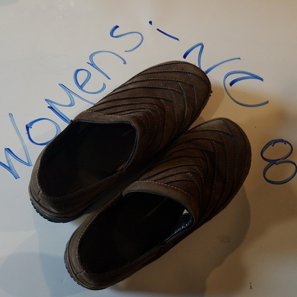 Womens size 8 teva shoes
